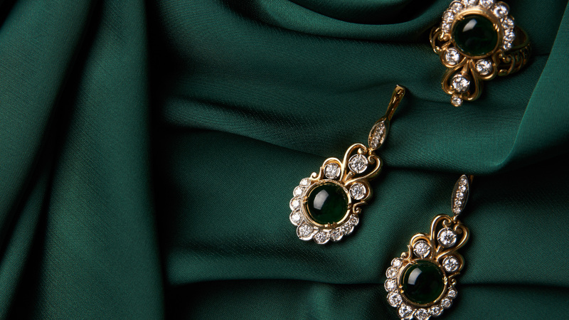 How to Care for Your Vintage Jewelry Pieces