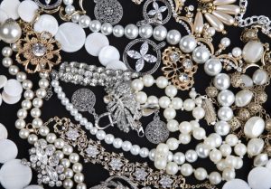 3 Reasons to Sell Your Vintage Jewelry